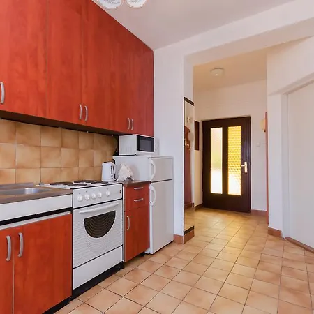 Zorka Apartman Kampor