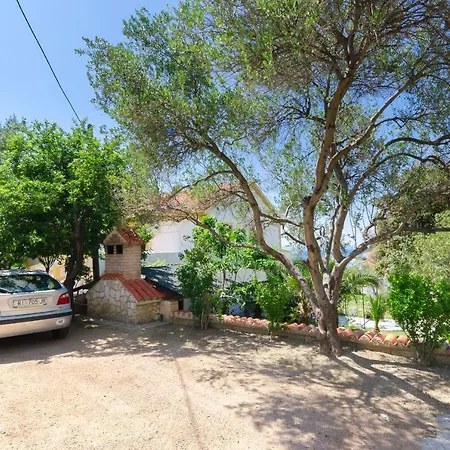 Zorka Apartman Kampor